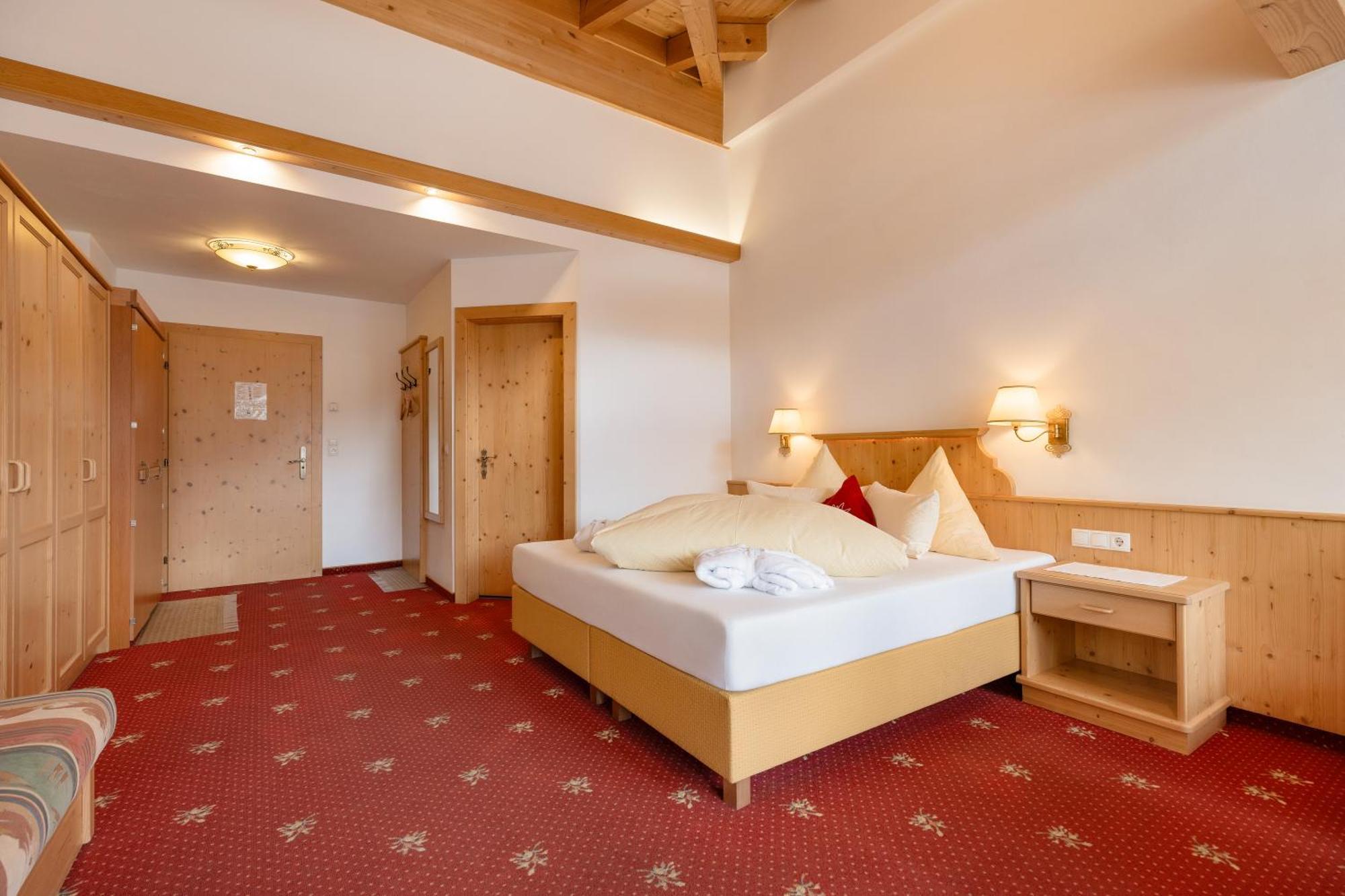 Hotel Pinzger Tux Ngoại thất bức ảnh