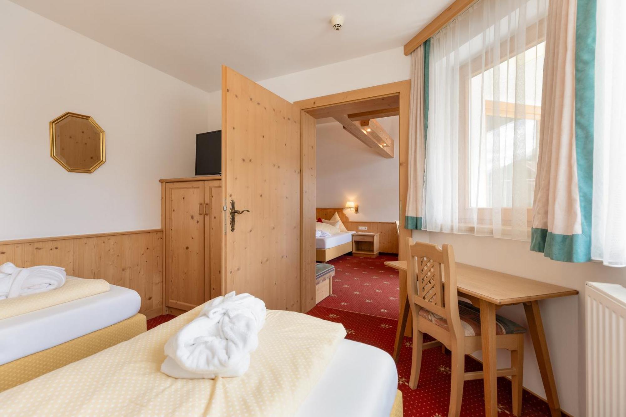 Hotel Pinzger Tux Ngoại thất bức ảnh