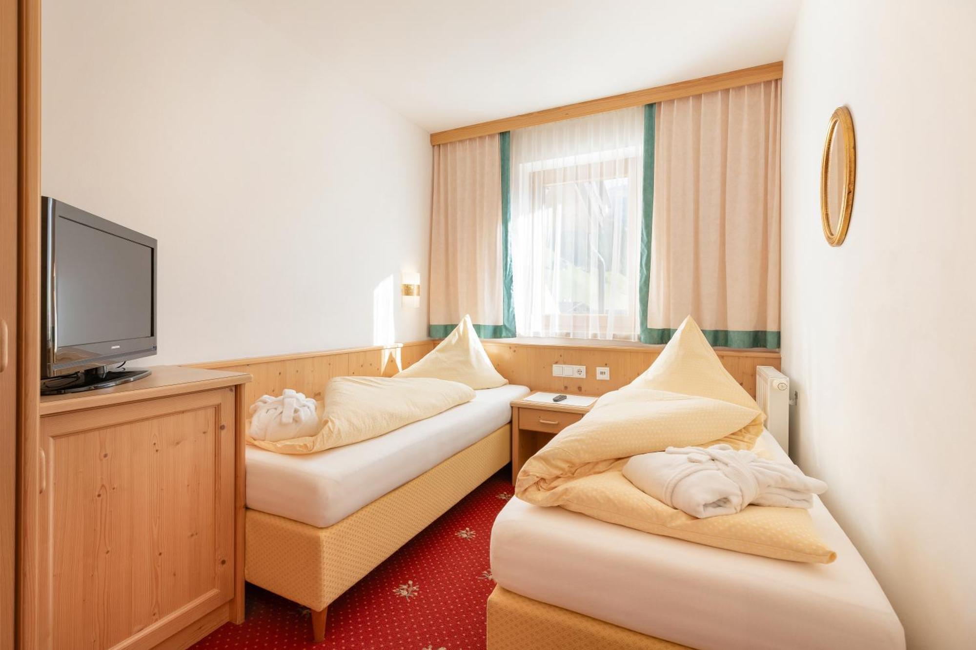 Hotel Pinzger Tux Ngoại thất bức ảnh